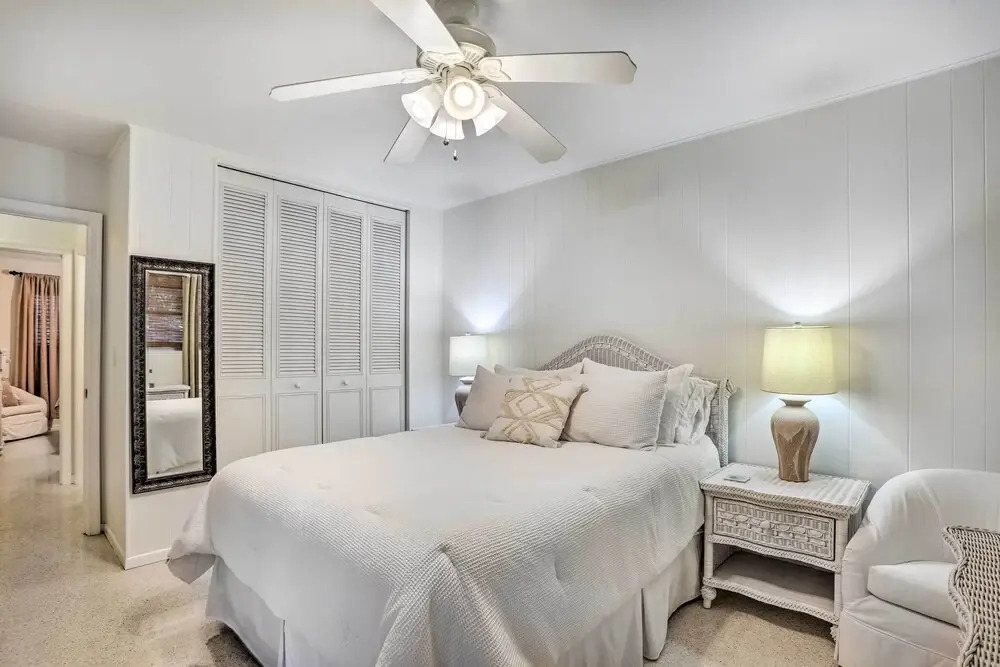 Vibrant Stuart Getaway w/ Private Hot Tub!