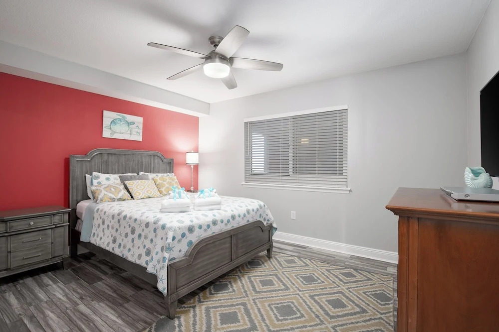 Brand New Throughout! Emerald Beach - Gulf Front! Sleeps 8