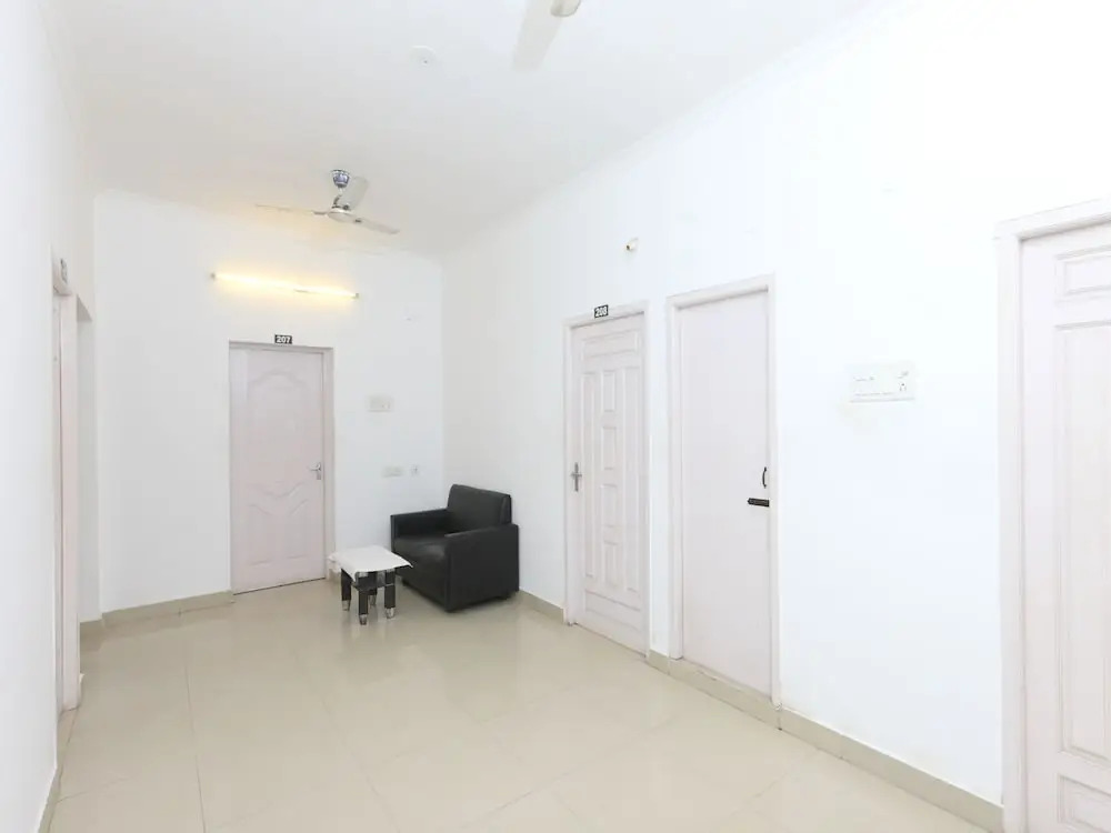 OYO 5328 Cloud 7 Serviced Apartements