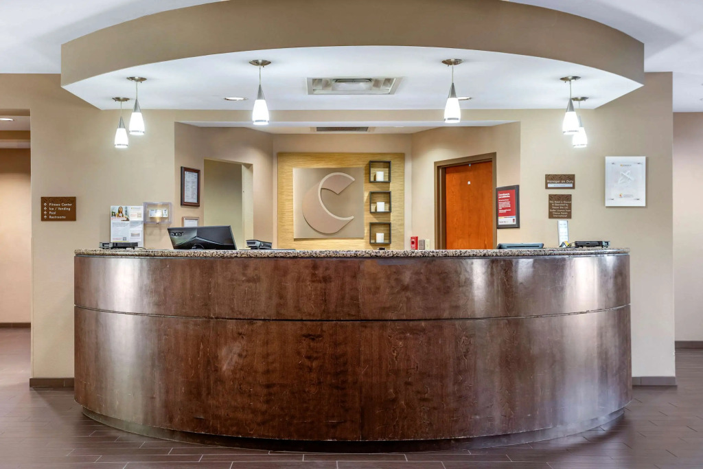 Comfort Suites Manchester near Arnold AFB
