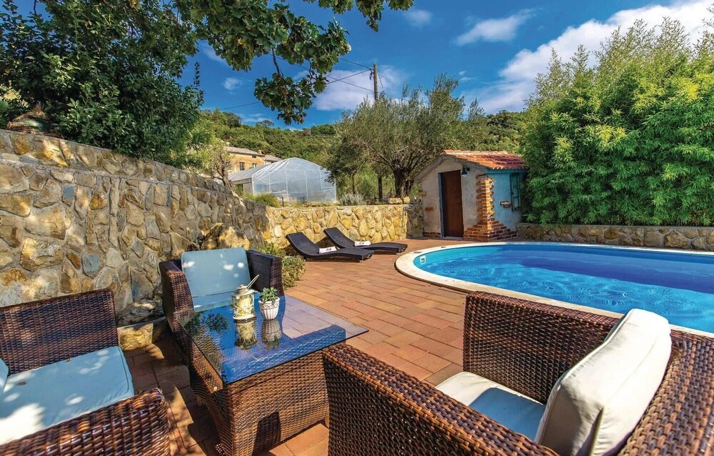 Beautiful Home in Supetarska Draga With Wifi and 3 Bedrooms