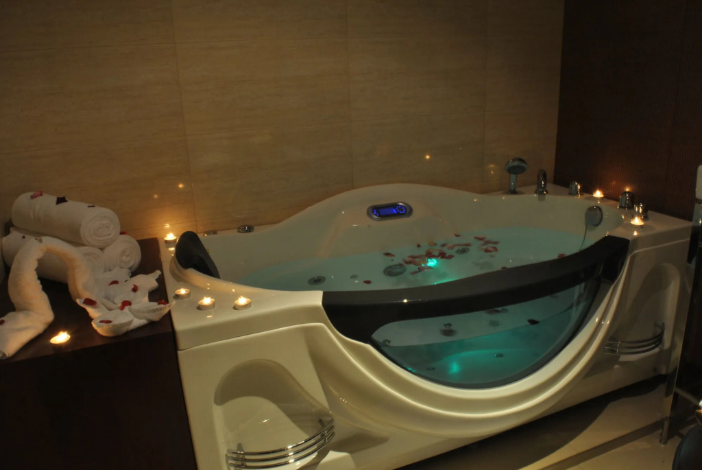Dynasty Hotel