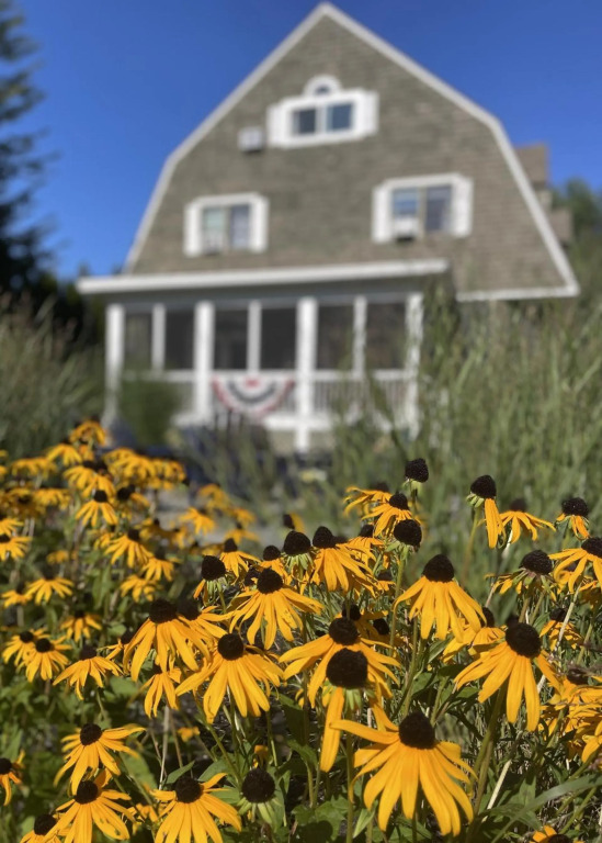 White Sails Inn
