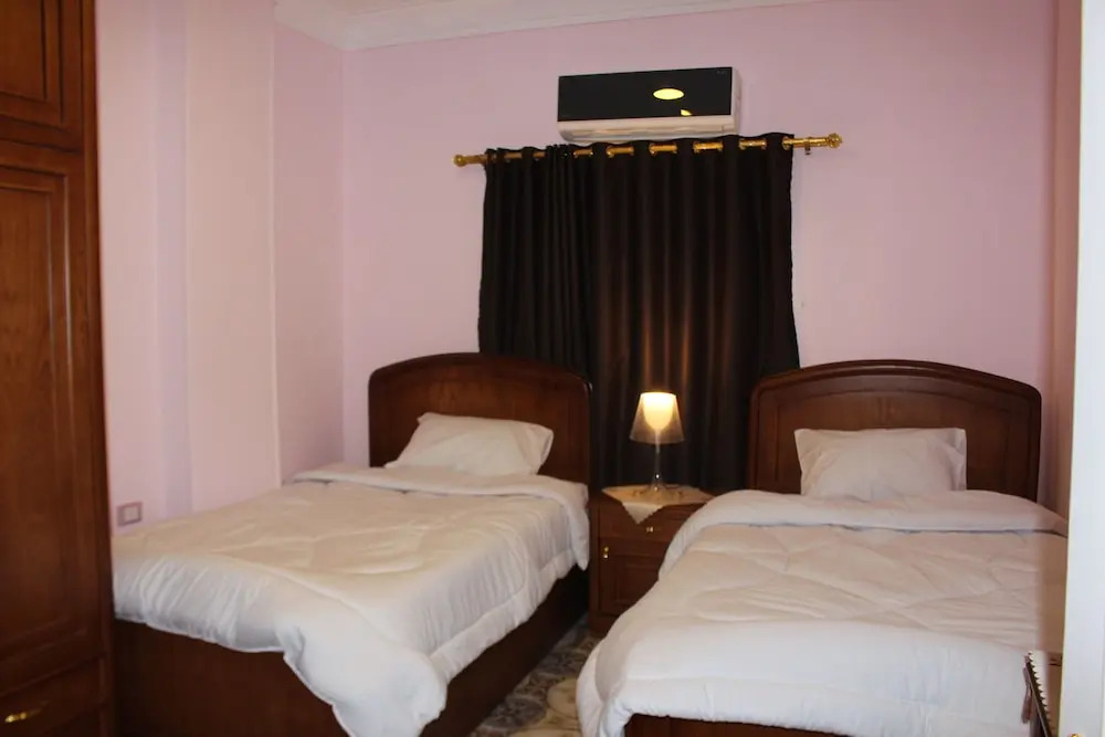Golden Pyramids Nova