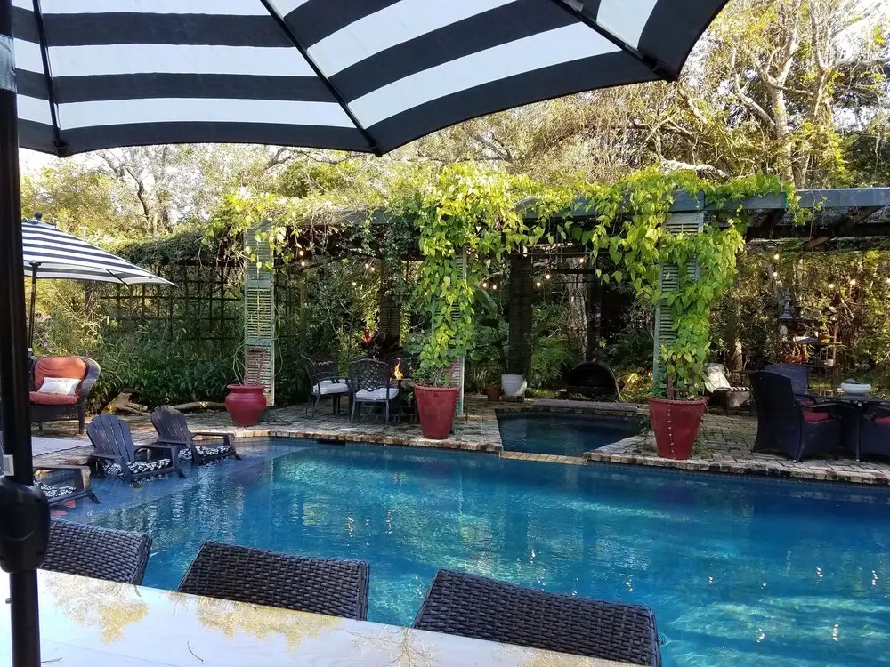 Cedar Oaks Inn LLC