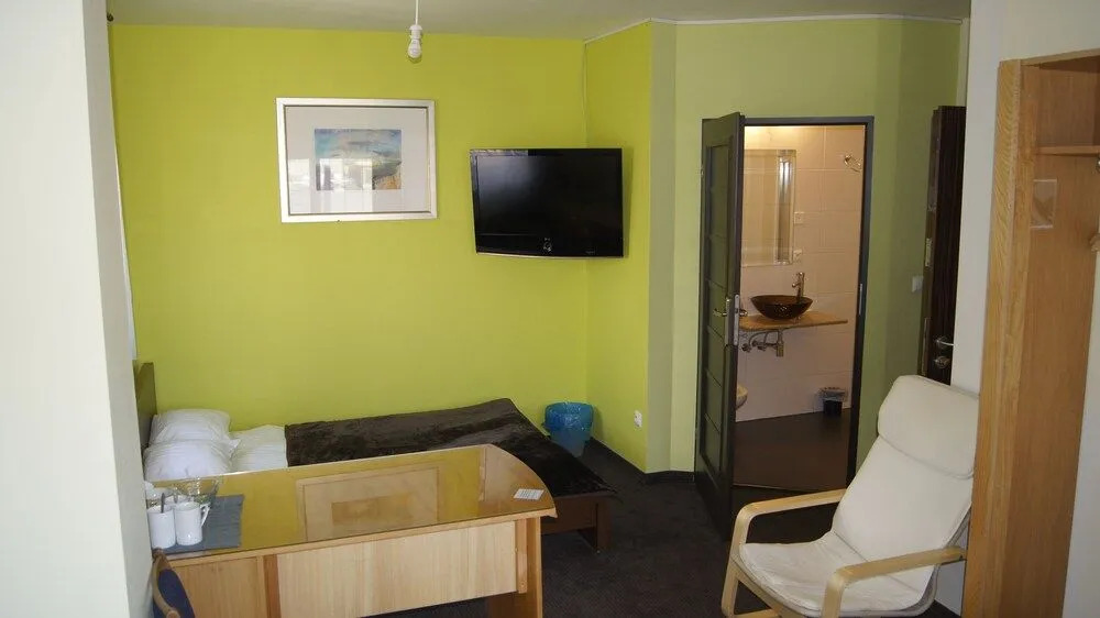PlusHotel