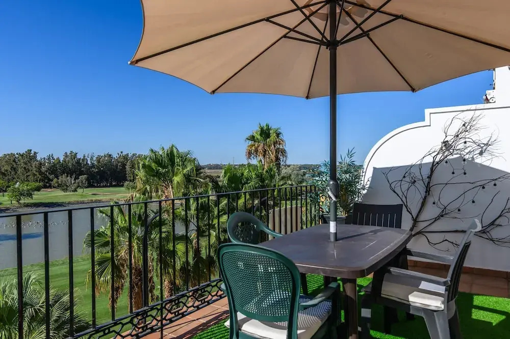 Ideal Apartment With Golf Course Views