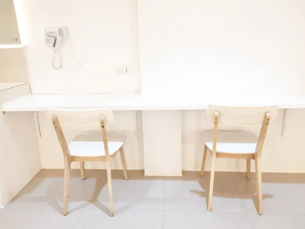 NomadsMNL Airport Hostel