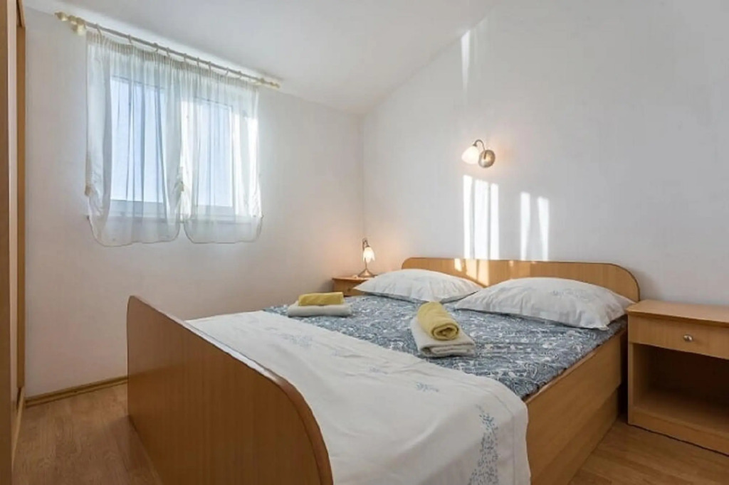 Petra - 50 m From Pebble Beach - A1-gornji