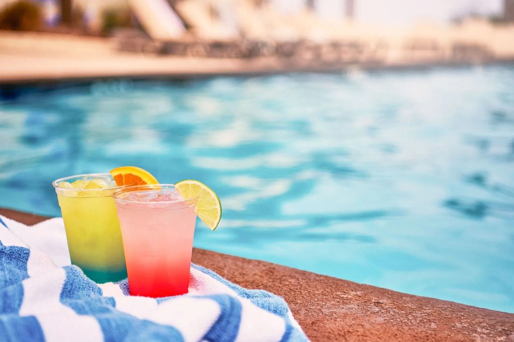 The Oceanfront Litchfield Inn 251