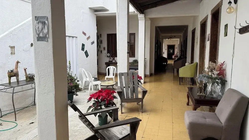 CASA DE LAS FLORES