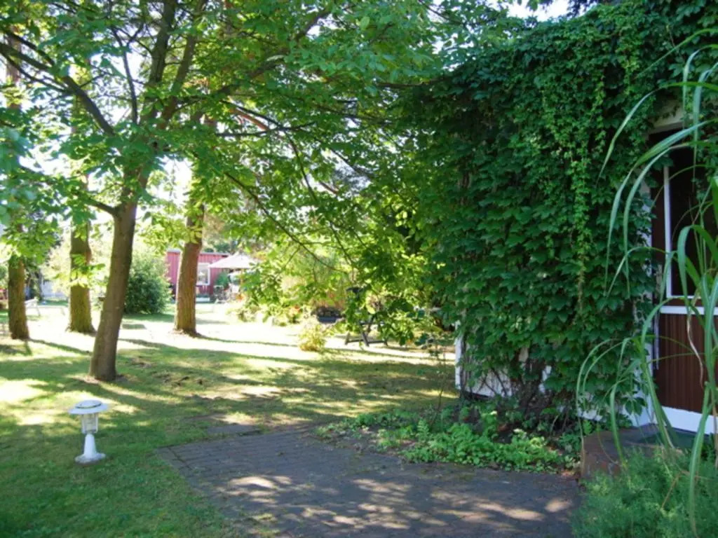Ferienhaus mit Garten am Bodstedter Bodden
