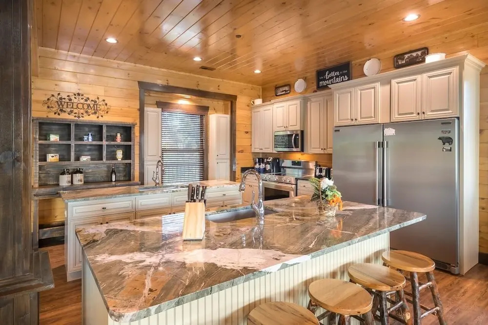 Greystone Retreat 13 Bedrooms 13.5 Bathrooms Cabin