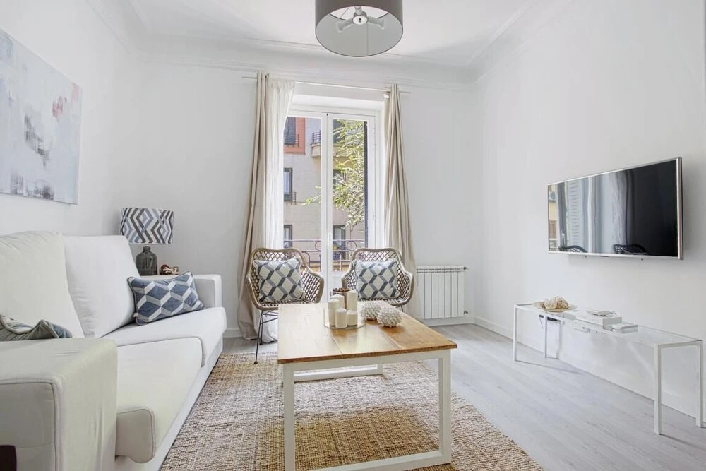 Near Reina Sofía Museum. 6pax. 2bedrooms. Reina Sofia III