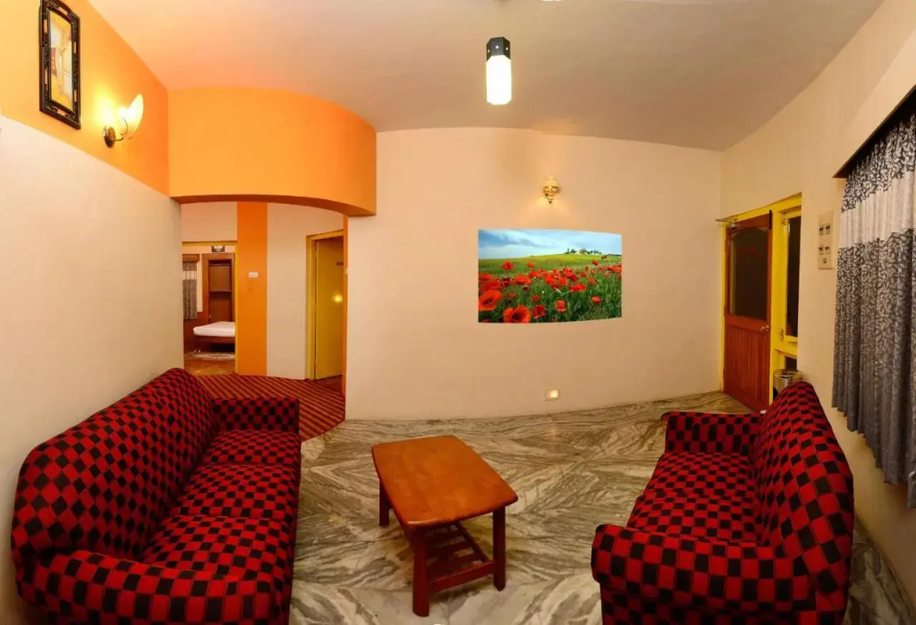 4 BHK Guest house in Conevnt Road, Kodaikanal(5D65), by GuestHouser