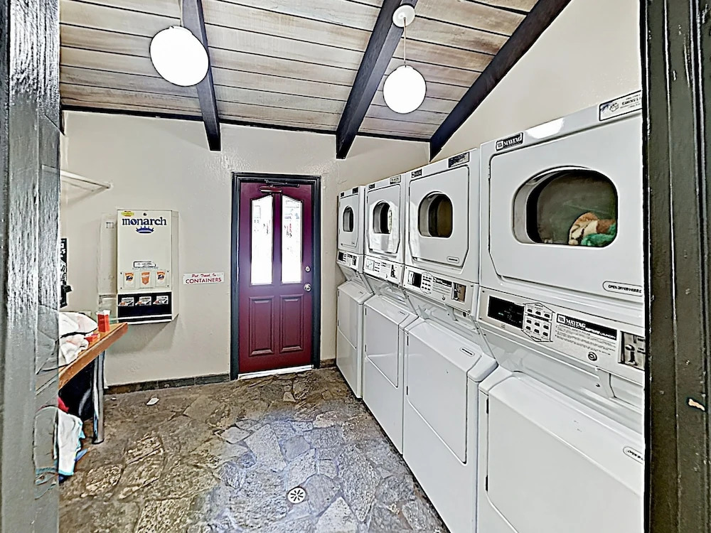 Mt. W/ Sleep Number Beds - Walk To Slopes 2 Bedroom Condo