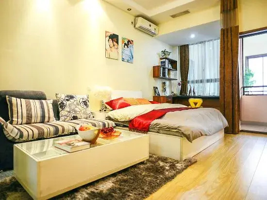 Hongyin Square Apartment Hotel