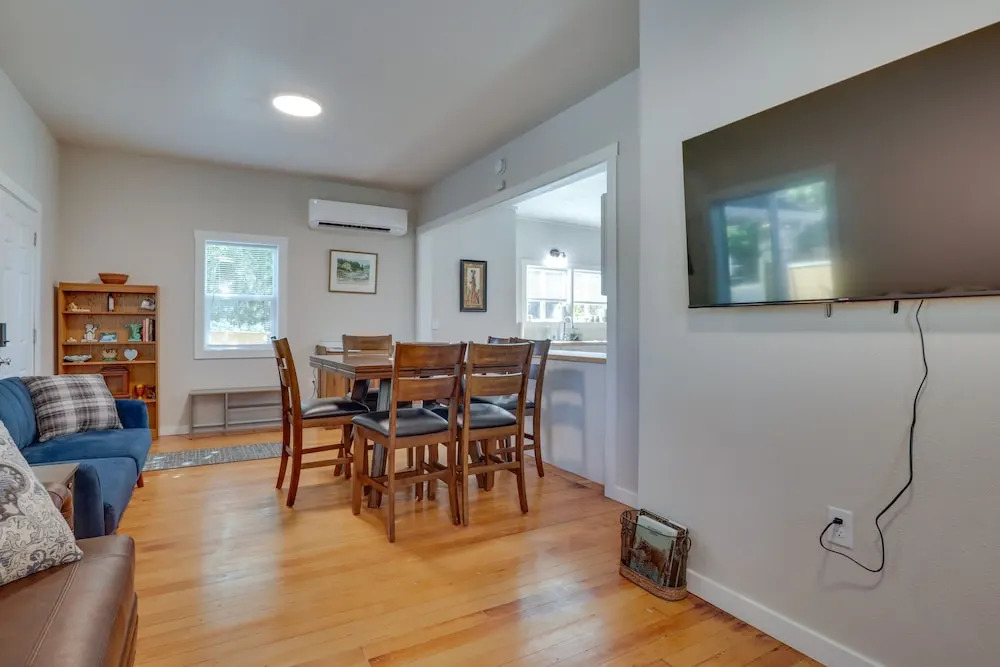 Lafayette Townhome: Cozy Retreat w/ Private Patio