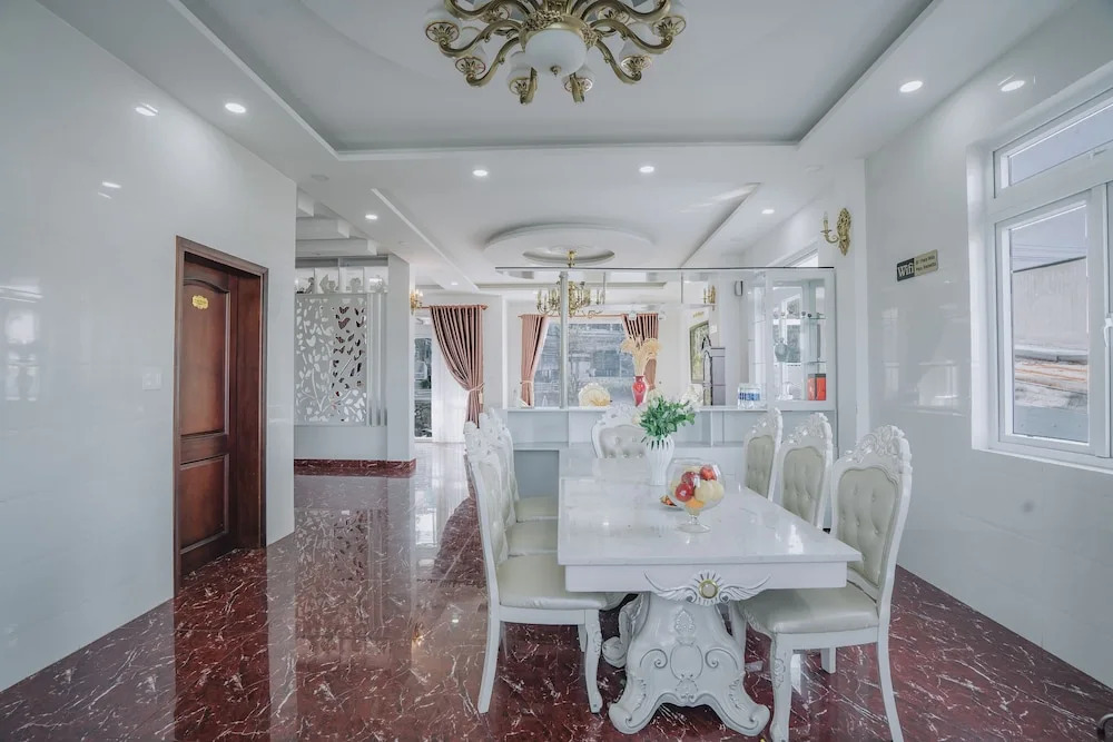 Flora Villa