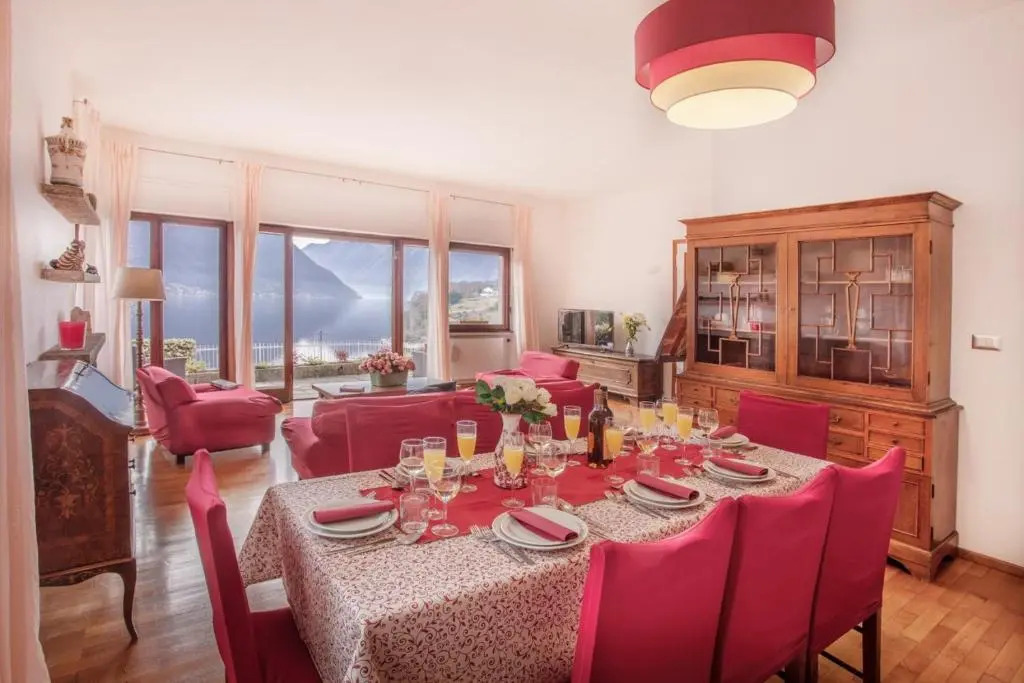 Villa Thea Sleeps 8 guests in Ossuccio
