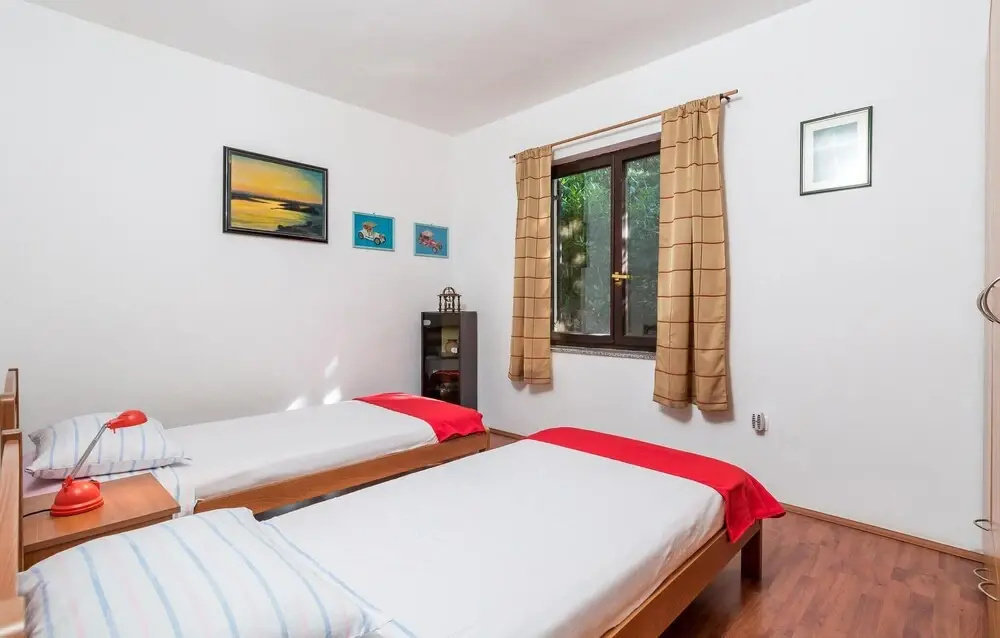 Stunning Home in Starigrad With 2 Bedrooms and Wifi