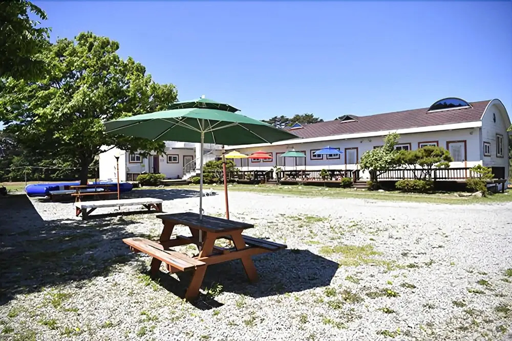 Anmyeondo Flower Beach Castle Pension