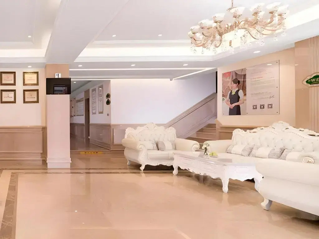 Vienna 3 Best Hotel (Guanyang Bus Station)