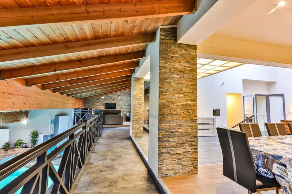 Splendide maison de 330m avec piscine interieure
