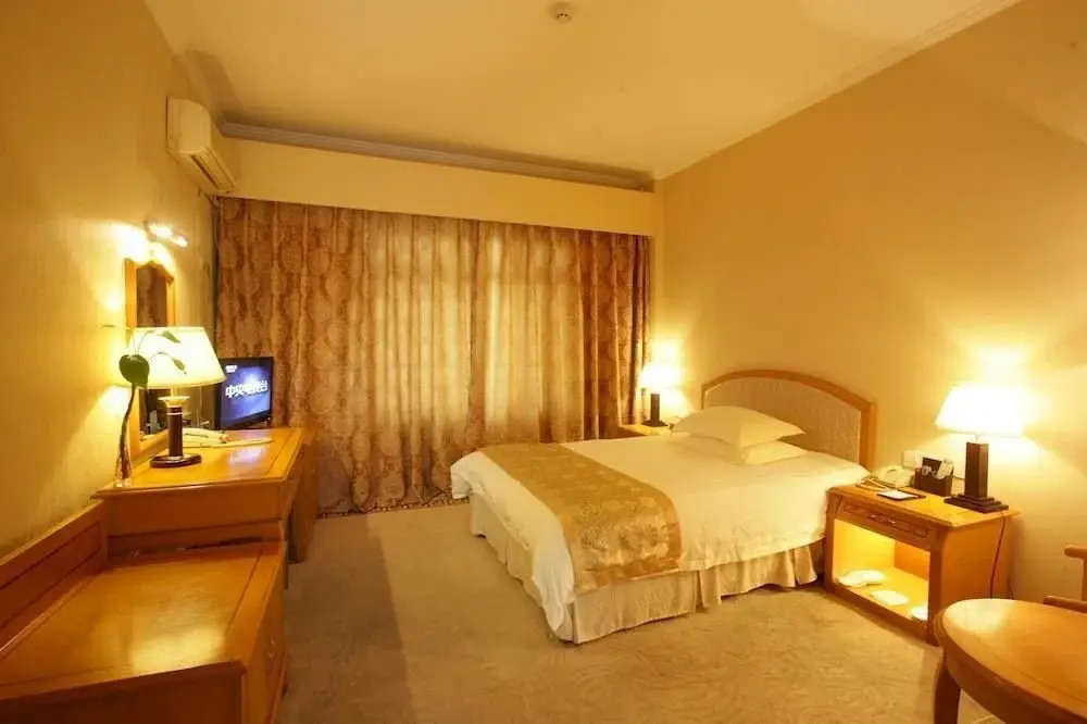 Lushan Guomai Hotel