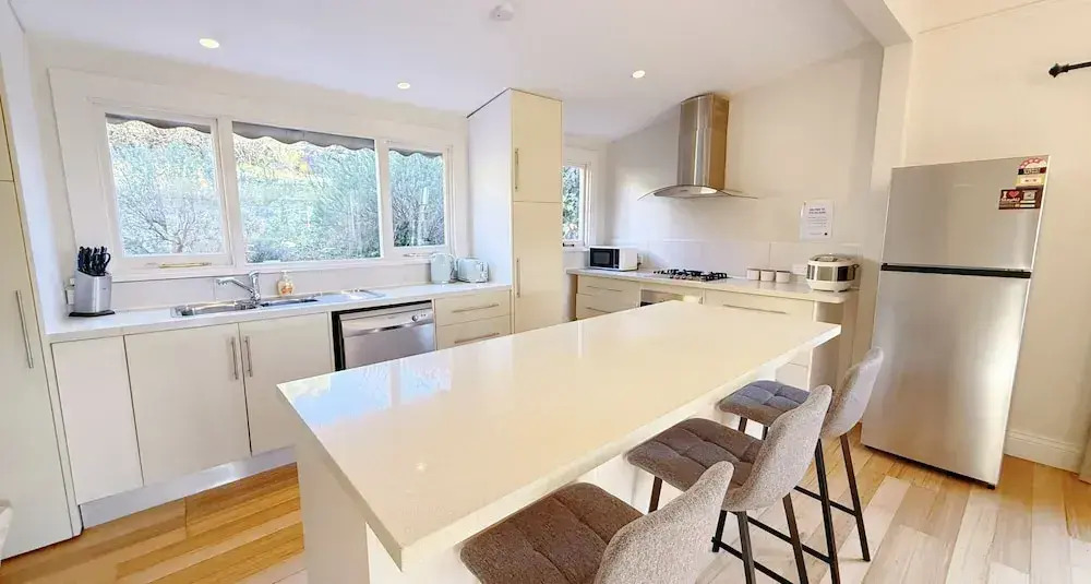 StayAU 2BR Home w/ Stunning Views in Tasmania
