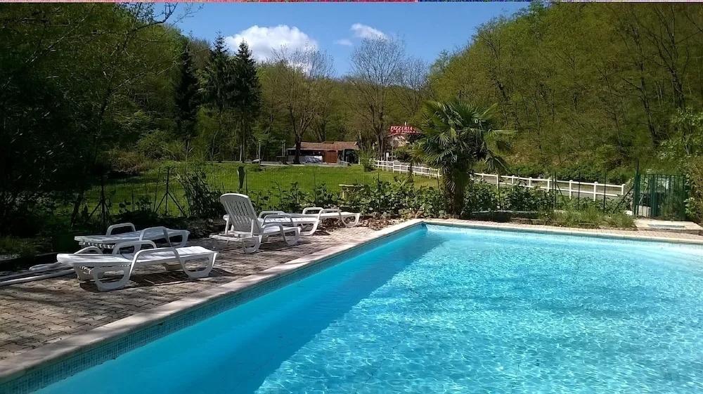 Logis Hôtel La Cascade - Lyon Nord