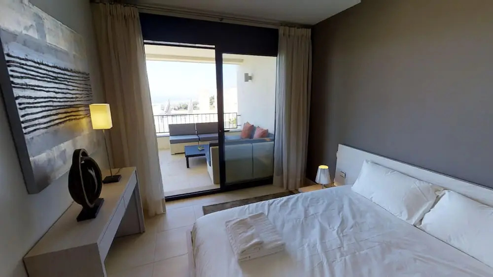 Luxurious Apartment With Spa Area