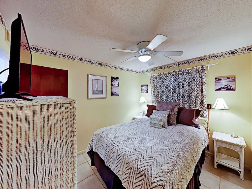 400 Plantation Condo Unit 2505 - 1 Br condo by RedAwning