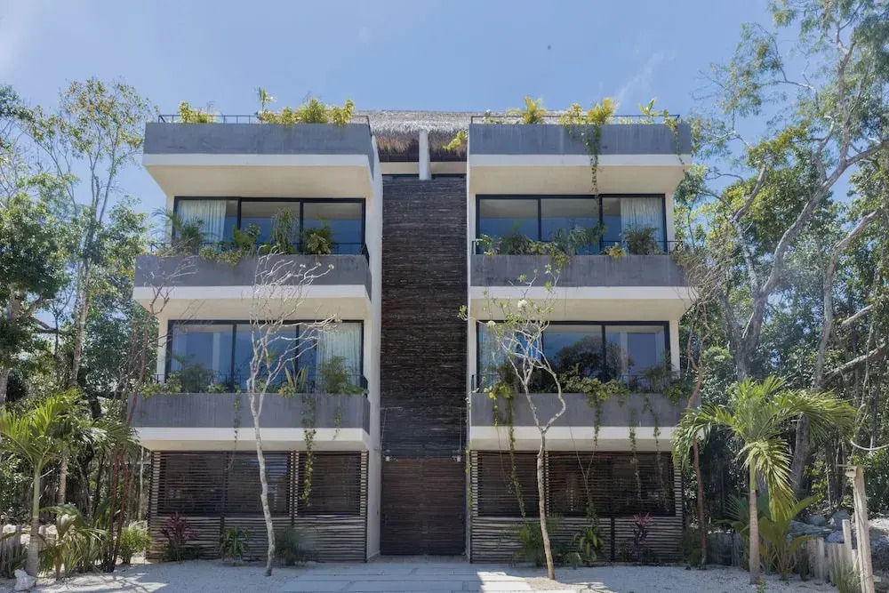 BT Homes - Tulum - Exclusiva villa de lujo con piscina, gym y pista de pádel