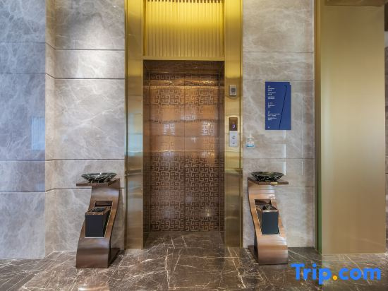 Zhaotong Kyriad Marvelous Hotel (Ancient City Financial Center Branch)