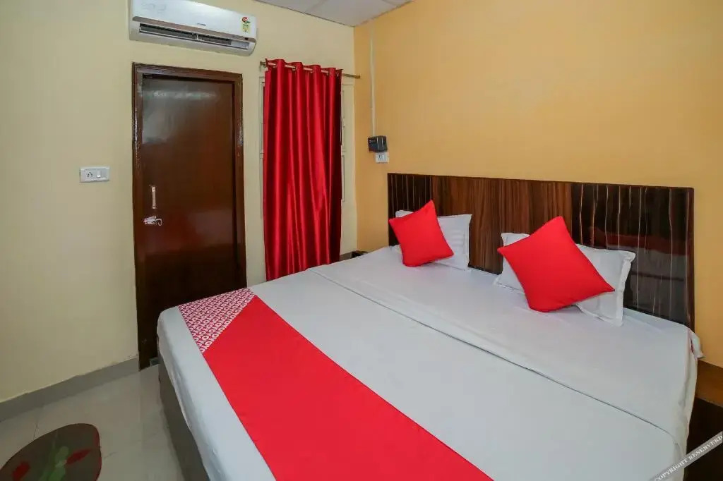 Shree Ambe Tara Guest House By OYO Rooms