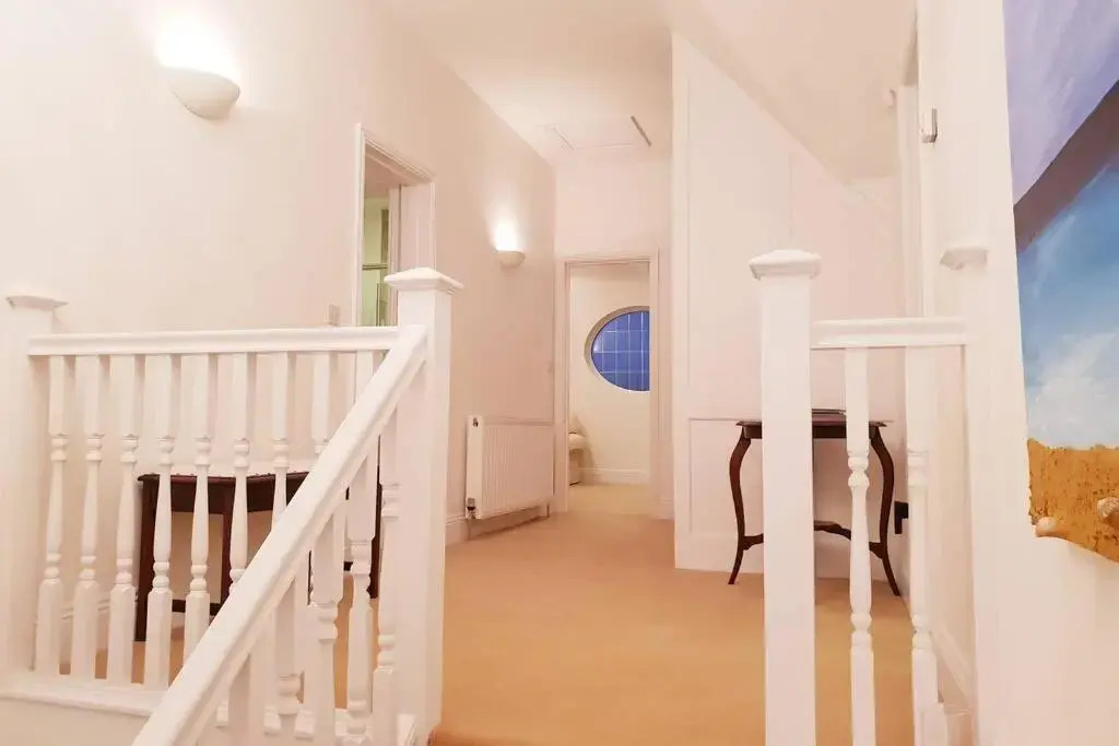 Large 2 ensuite bedroom flat with lovely views