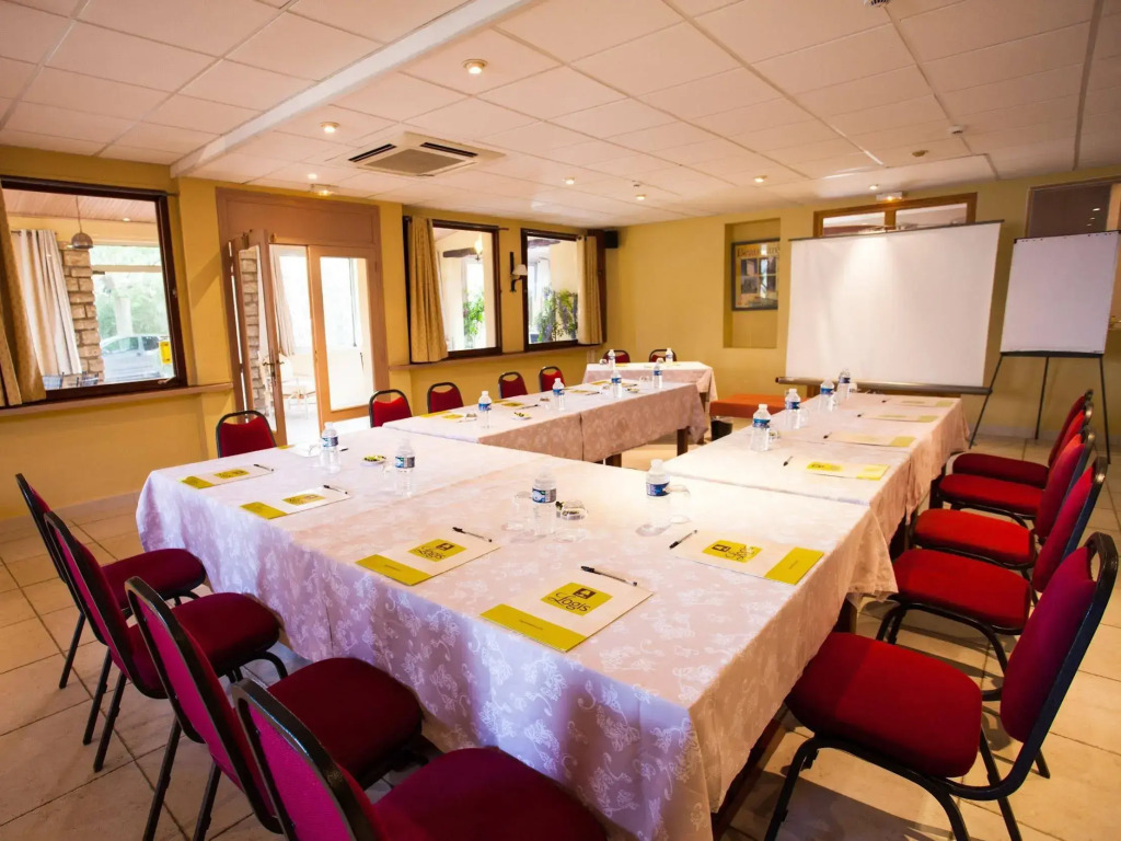 Logis Hotel Les Vignes Blanches