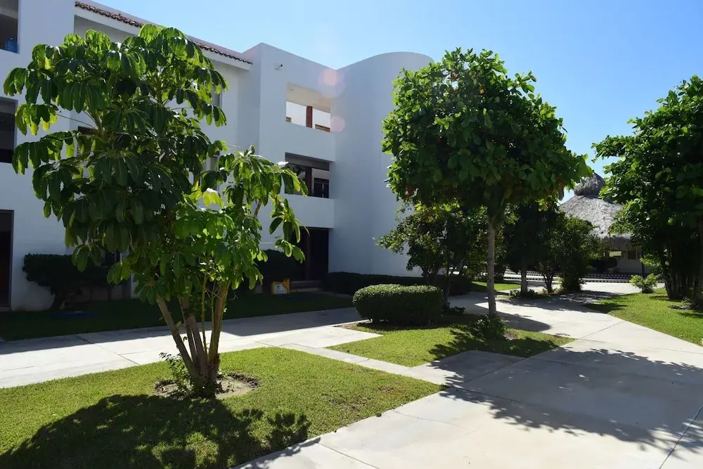 Peninsula 106 2 BR by Casago