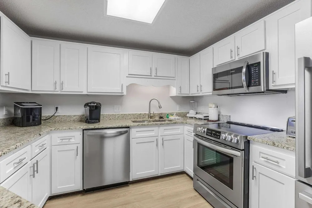 Phoenix 8 8904- Sand Shells Sun Can Rent at 18 3 Bedrooms 2 Baths