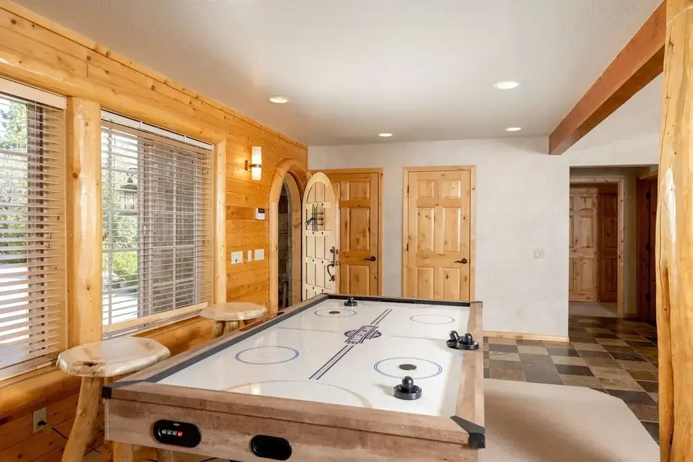 27 - Castle Rock Retreat 3 Bedroom Home by Redawning