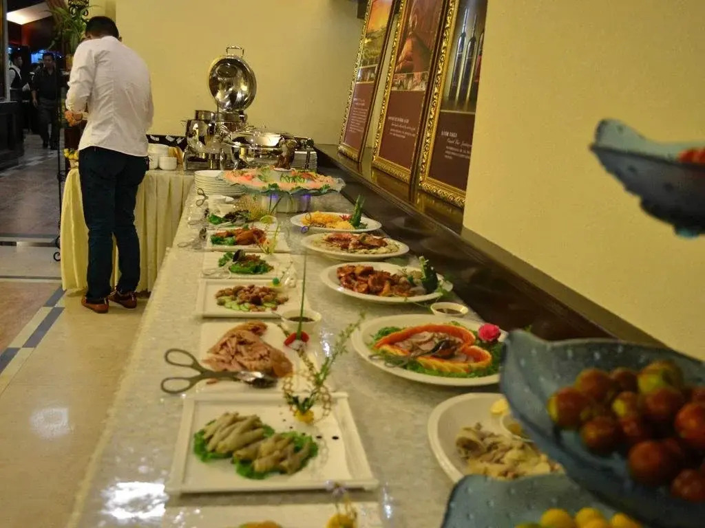 Junding Huayue Hotel