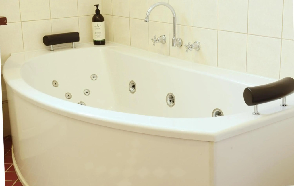 South Freo Bungalow The Hidden sanctuary with Spa Bath