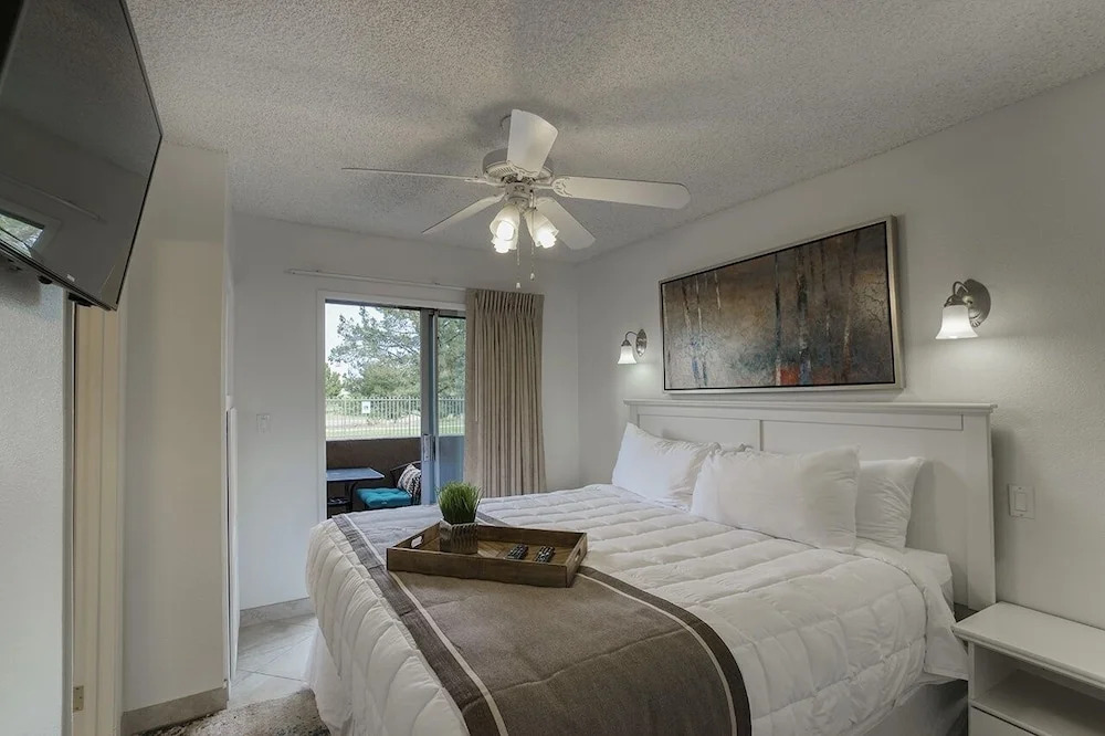 130 Fully Furnished, amenities galore! by RedAwning
