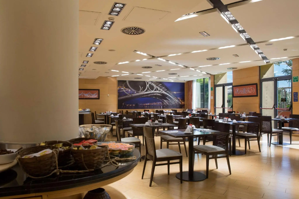 Ribera de Triana Hotel