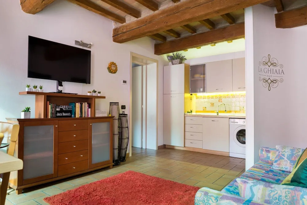 Piazza Ghiaia Lovely Apartment