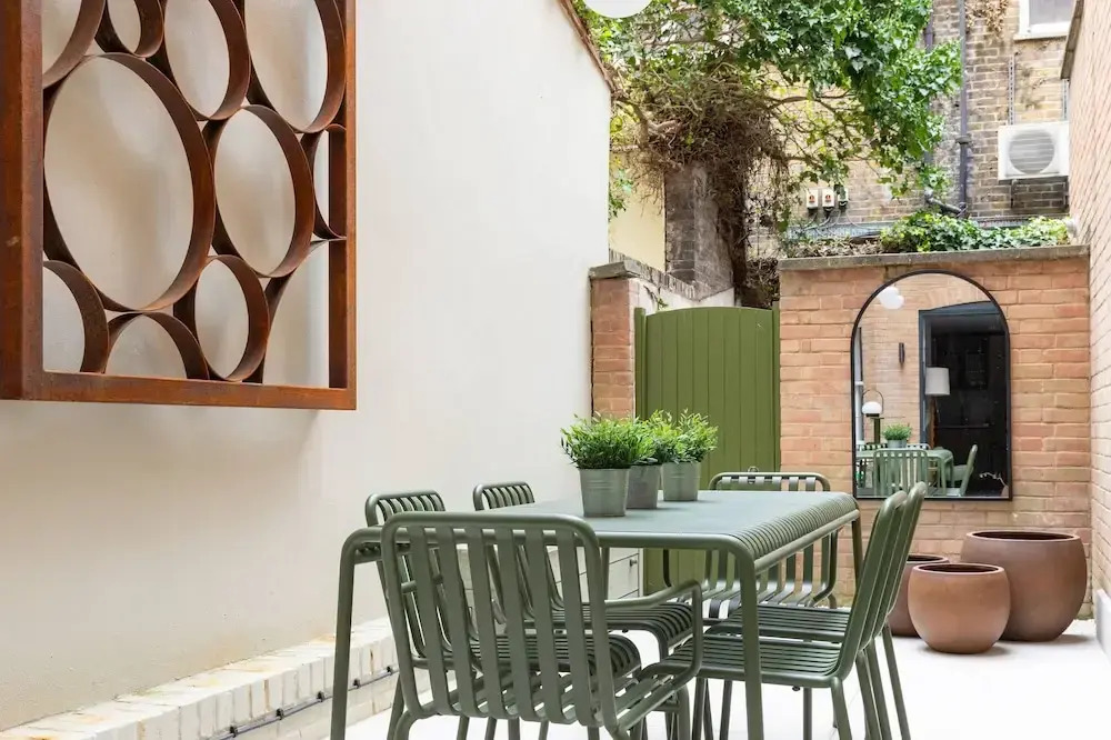 Culford Gardens III by Onefinestay