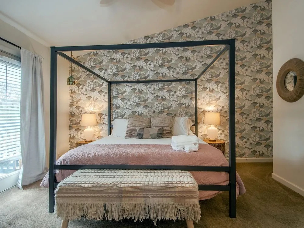 Hillwood Hideaway