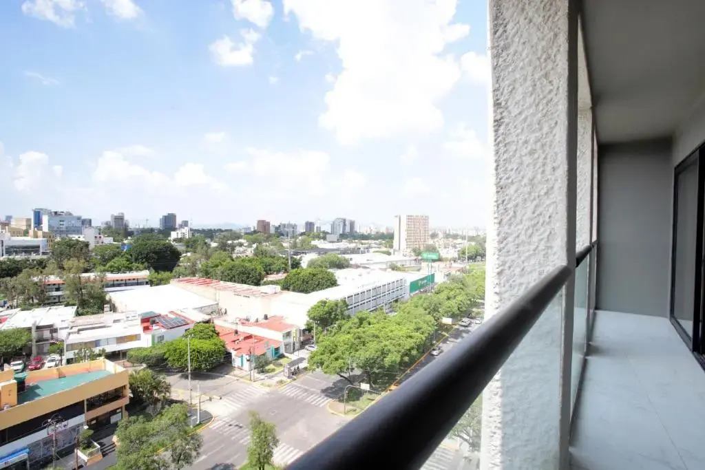 SkyPool Premium apartment in downtown with gym