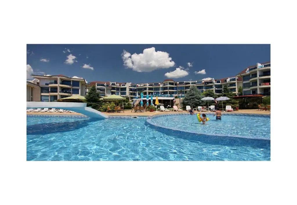 Riviera Complex 6